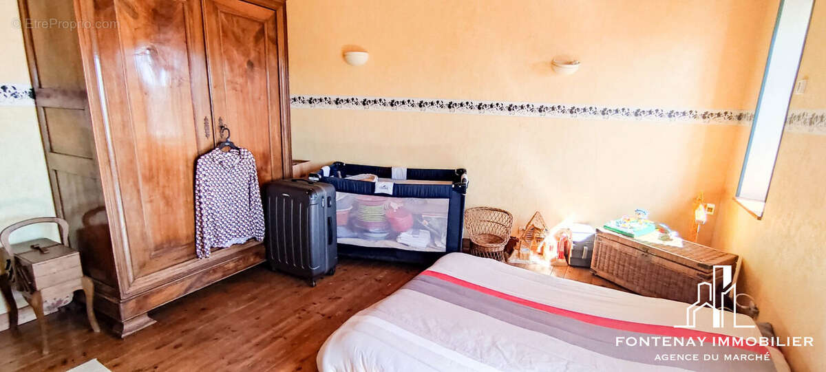 Maison à LE POIRE-SUR-VELLUIRE