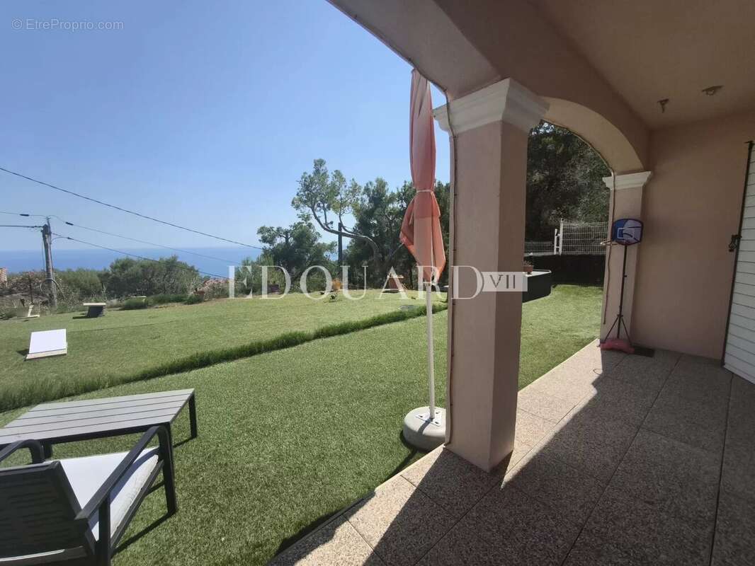 Appartement à ROQUEBRUNE-CAP-MARTIN