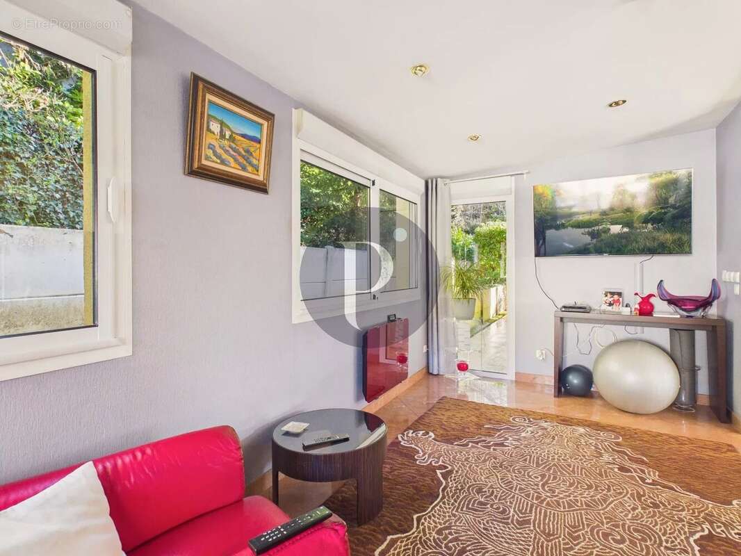 Maison à VERRIERES-LE-BUISSON