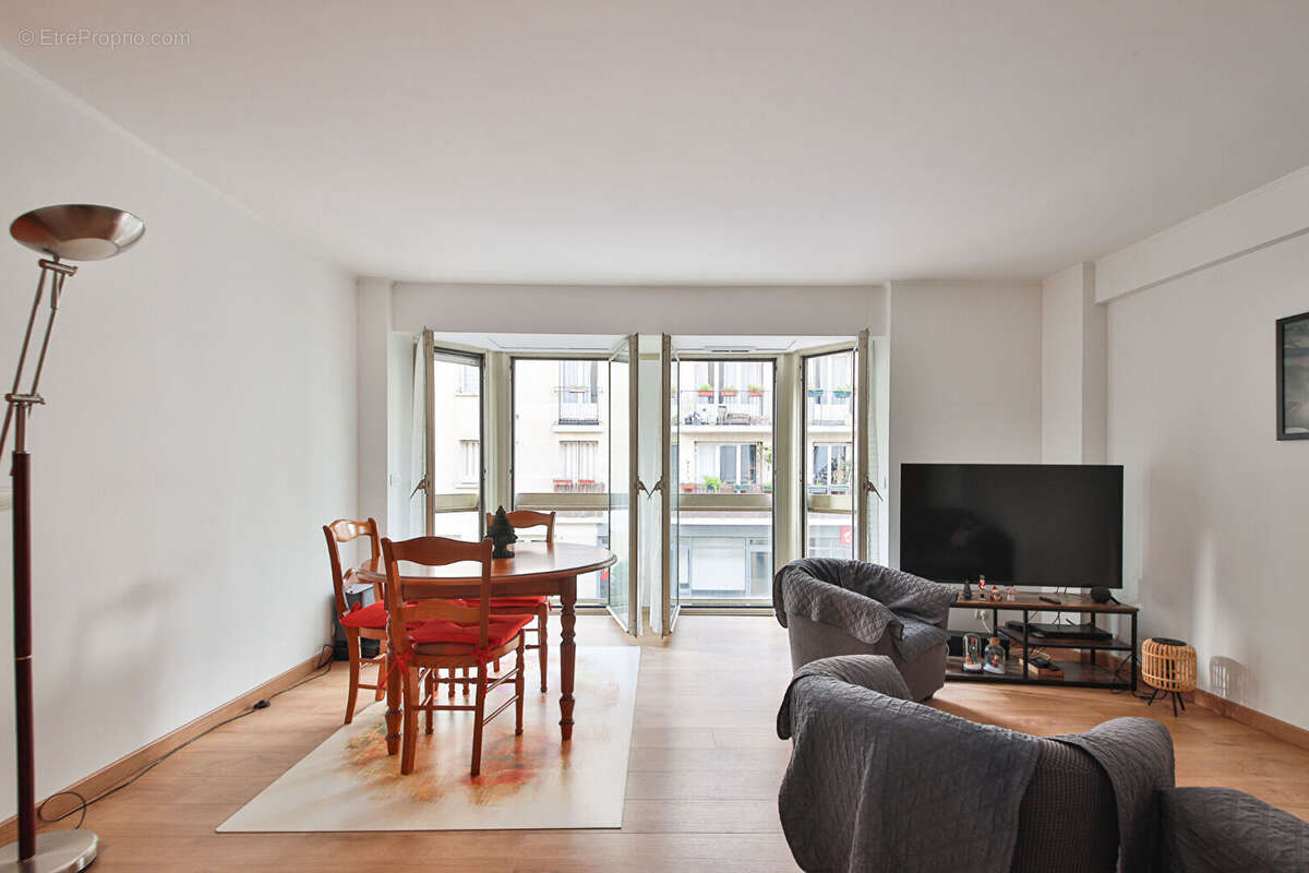 Appartement à PARIS-15E