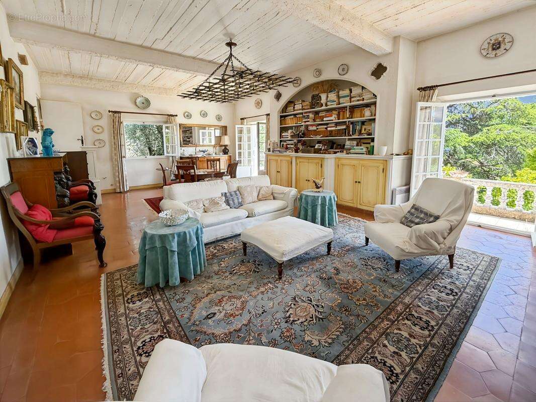 Nice gairaut – villa provençale avec vue mer, piscine, terrain de 2 000 m² et garage de 100 m² - photo 23