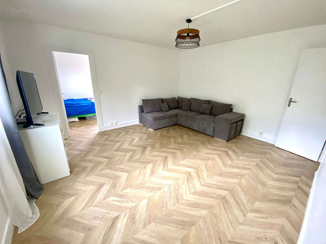 Appartement à SARTROUVILLE