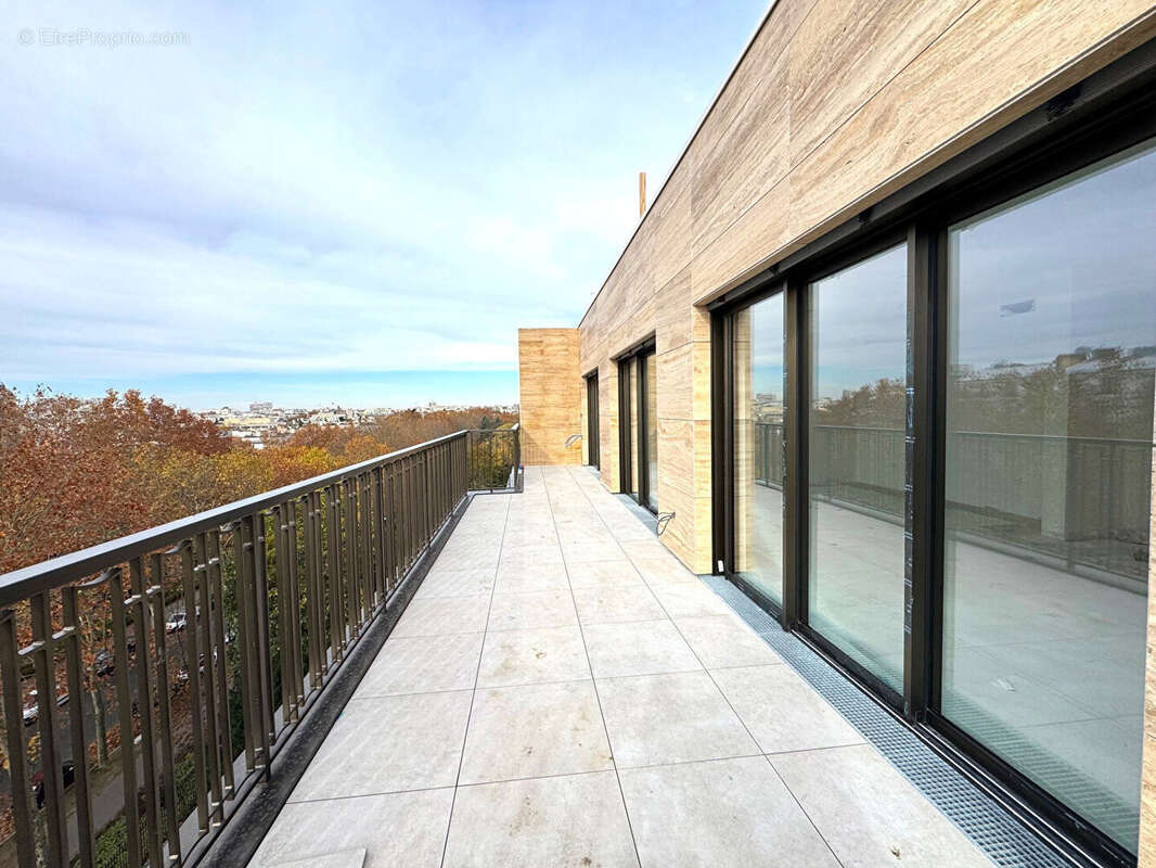 Appartement à NEUILLY-SUR-SEINE