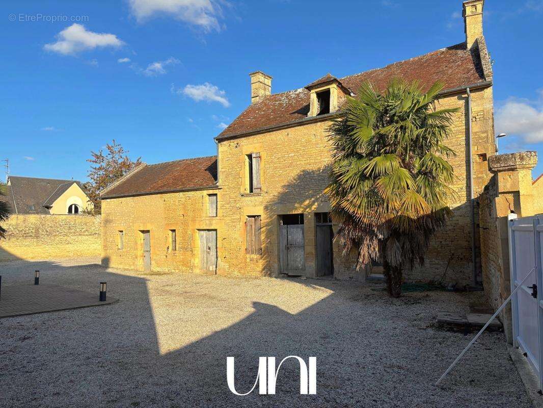 Maison à FLEURY-SUR-ORNE