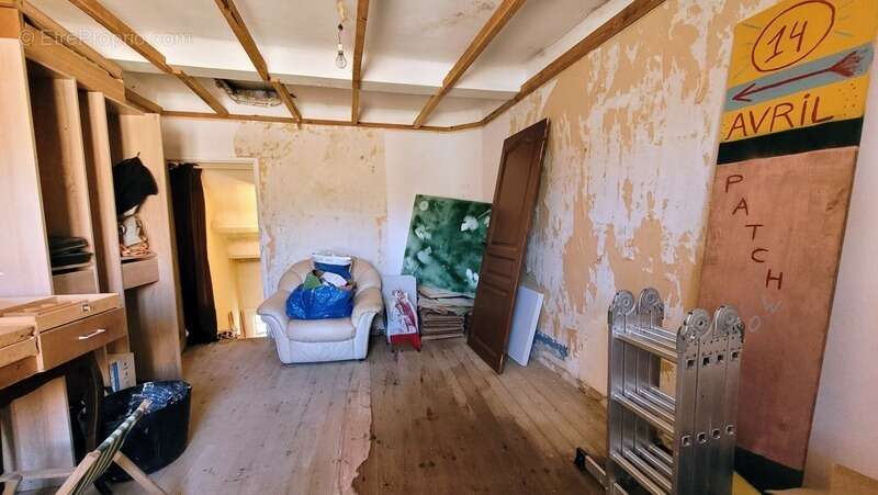 Authentique maison de village de 3 pièces avec cave voûtée et chambre à rénover_SIGONCE (04) - photo 22