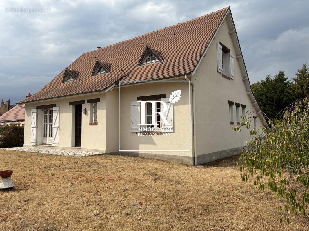 Maison à LAMOTTE-BEUVRON
