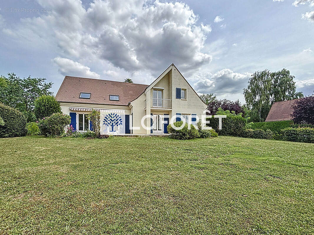 Maison familiale dans résidence avec piscine à Saint-Nom-la-Bretèche - photo 5