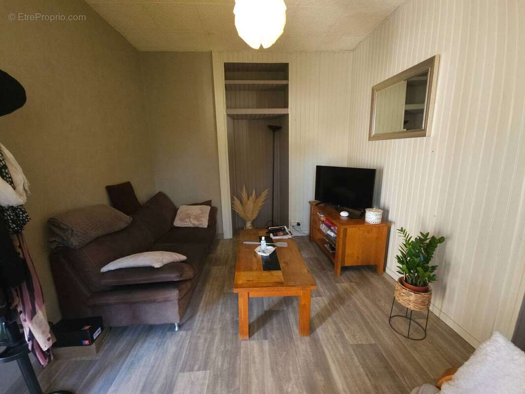 Maison à NEUVIC-ENTIER