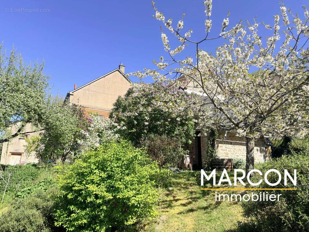 Maison à CHATELUS-MALVALEIX