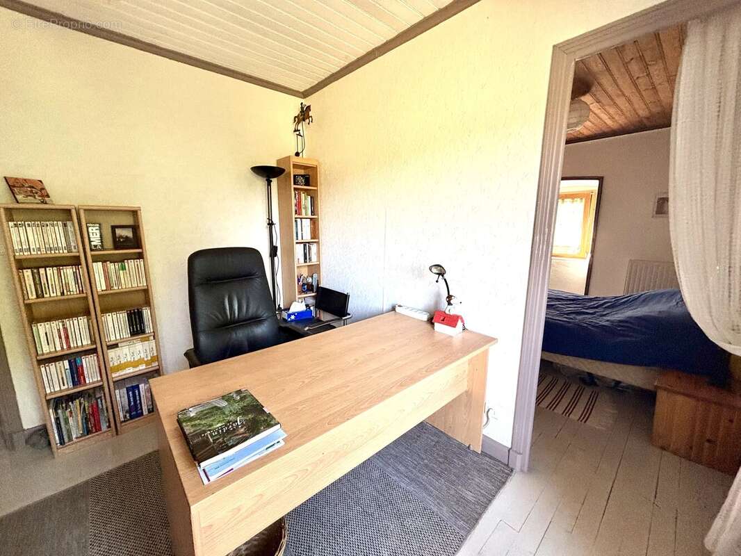 Exclusivité - ferme en pierres rénovée sur 2 100 m² de terrain - photo 11