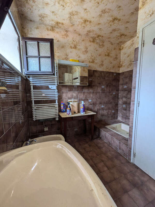 Maison à LES ISSARDS