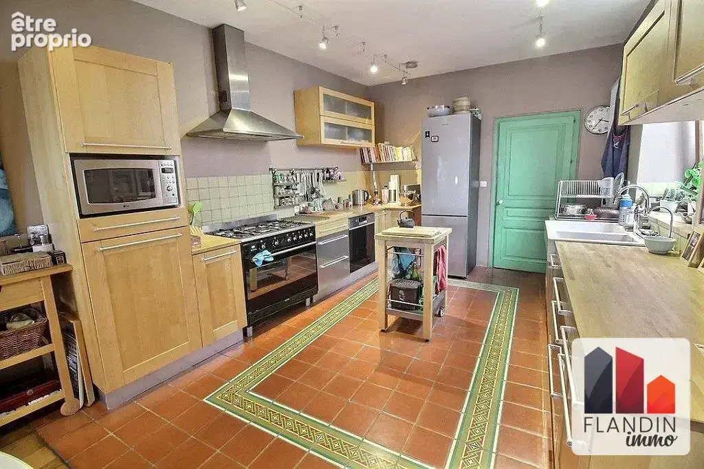 Maison 8 pièces 232 m² à vendre à Grigny (69520) - photo 6