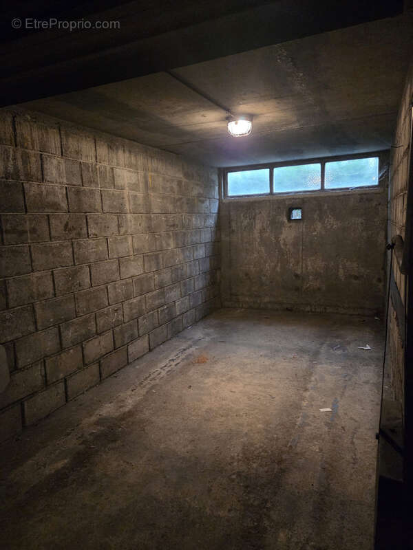 Parking à SAINT-ETIENNE