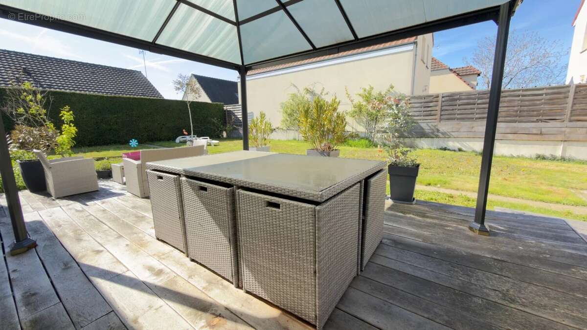 Maison à SAINT-PARRES-AUX-TERTRES