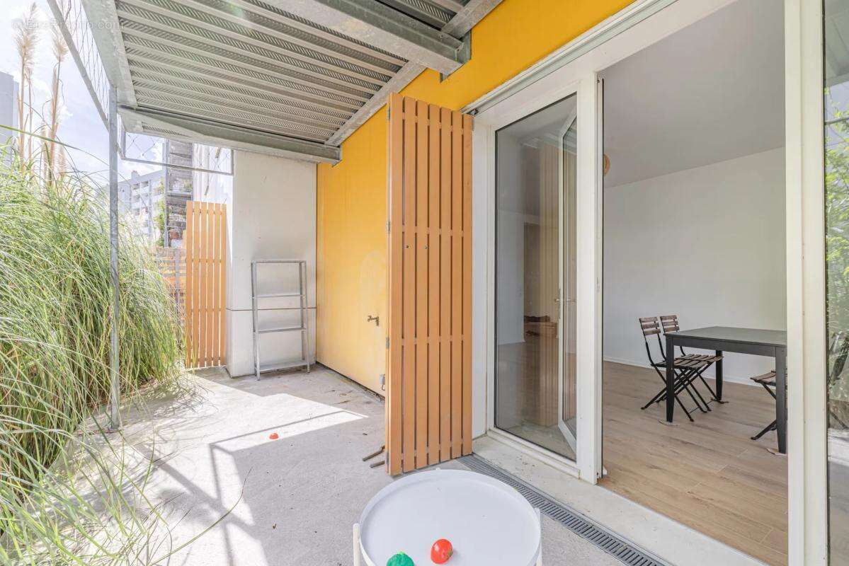 Appartement à L'ILE-SAINT-DENIS