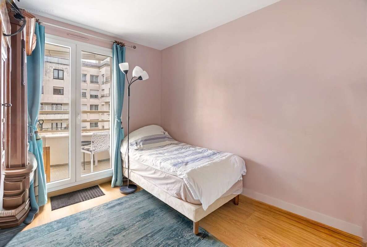 Appartement à LEVALLOIS-PERRET