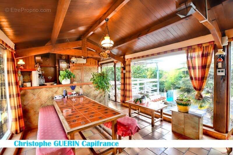 Maison à MONTIGNAC-CHARENTE