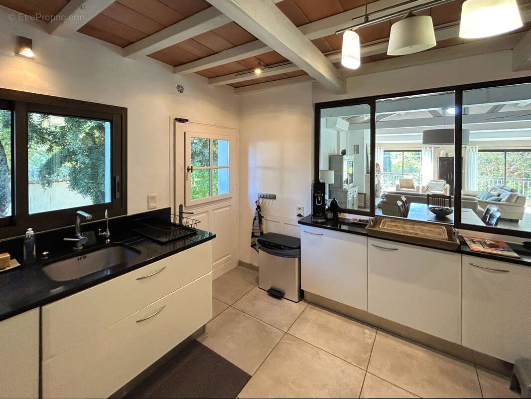 Maison à SAINT-QUENTIN-LA-POTERIE