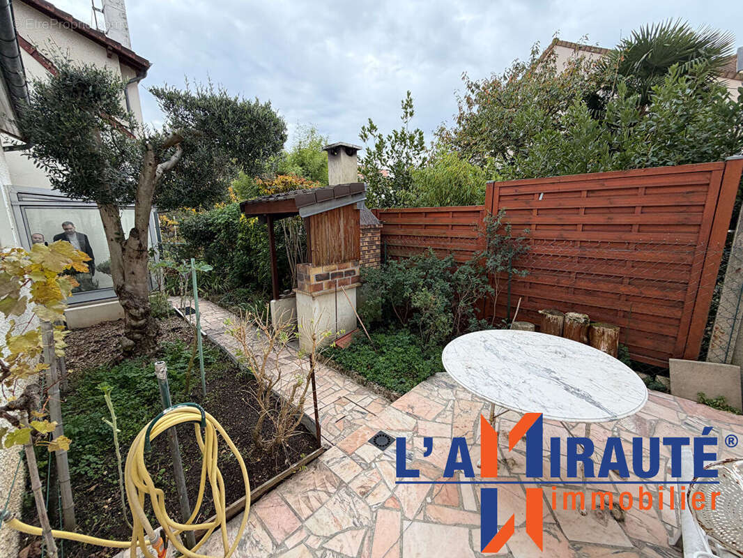 Maison à SARTROUVILLE