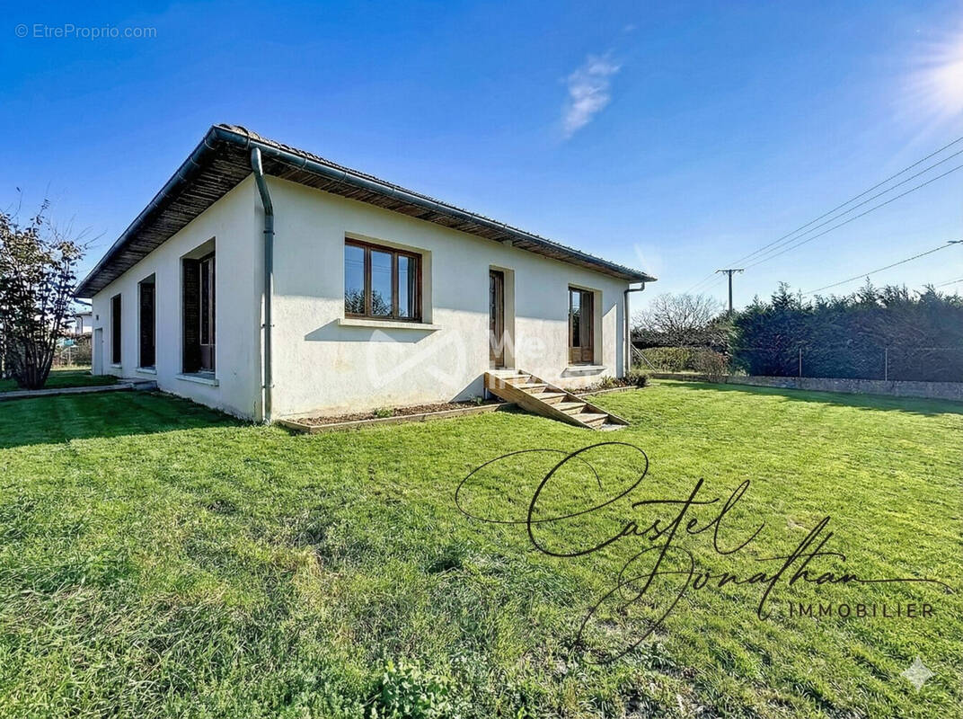 Maison à CLONAS-SUR-VAREZE