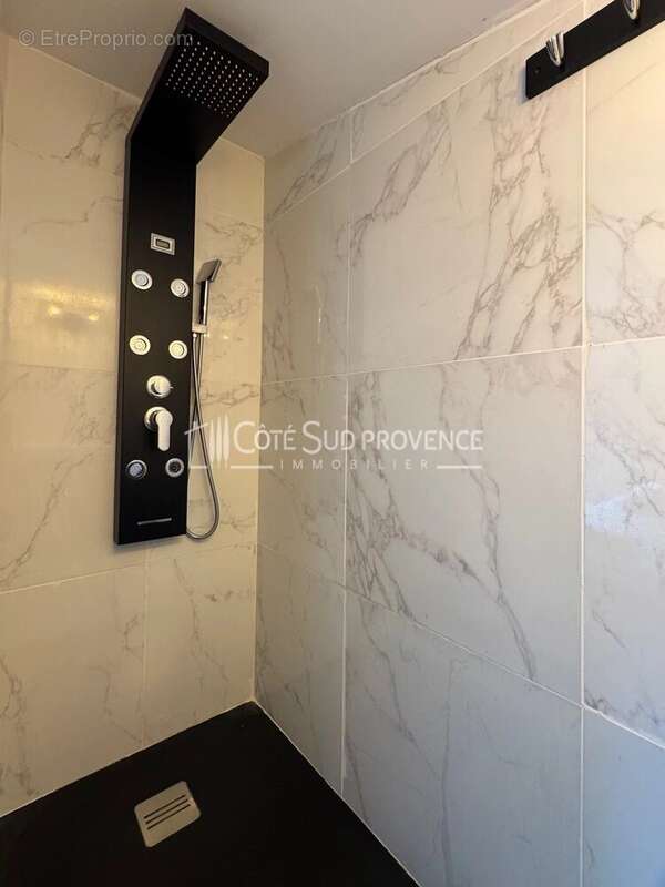 Maison à PERNES-LES-FONTAINES