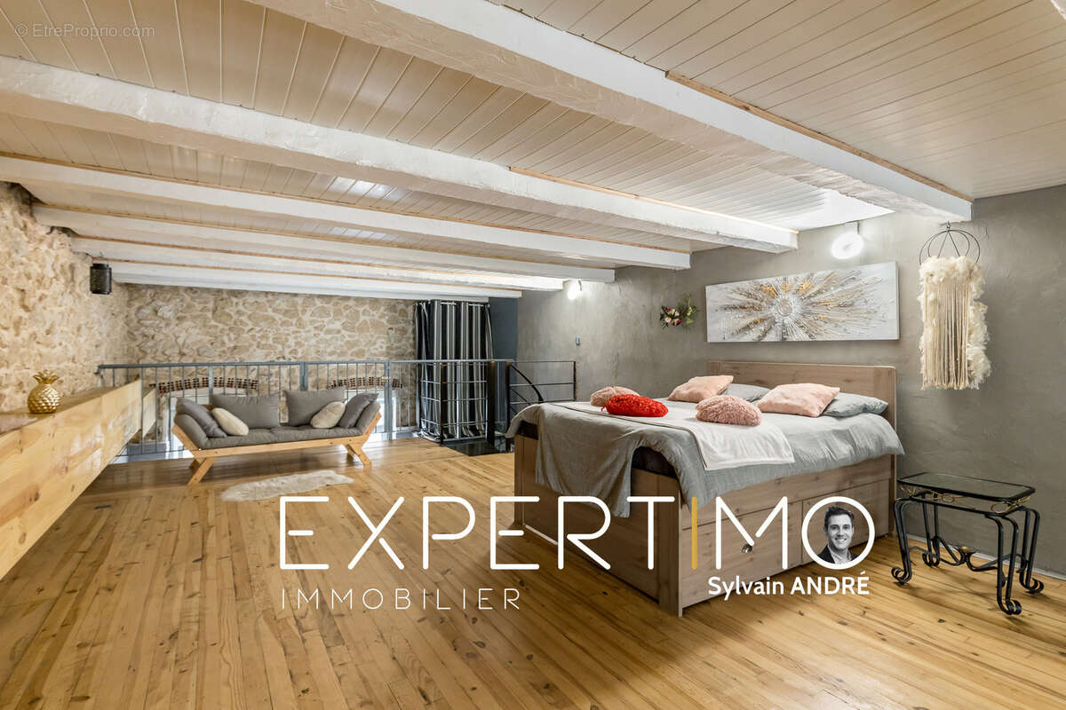 Appartement à MARSEILLE-6E
