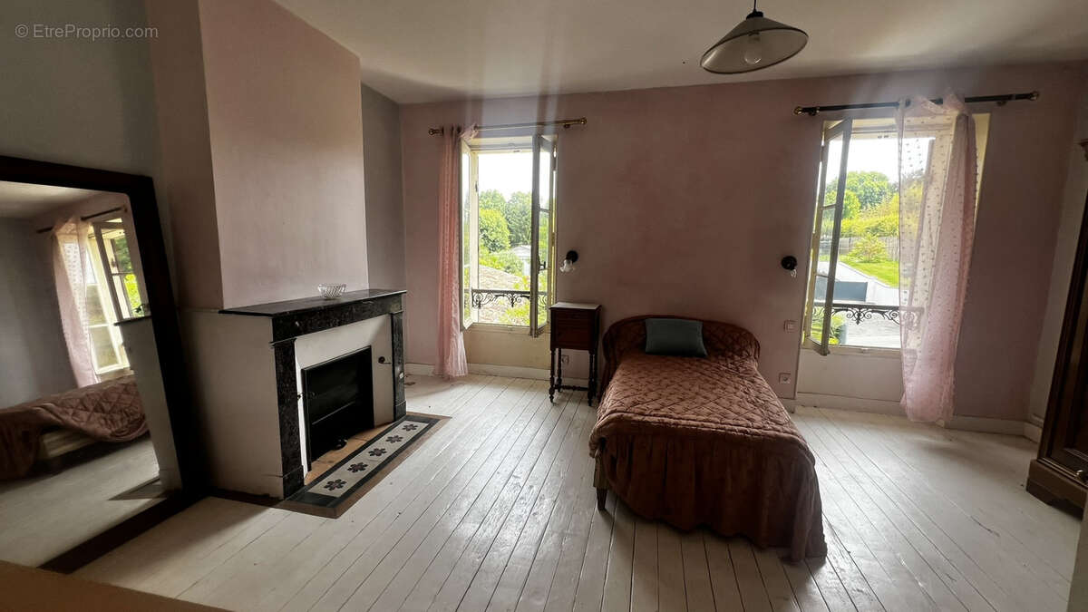 Maison à CAMBLANES-ET-MEYNAC