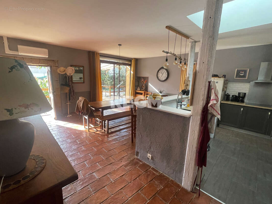 A vendre Hérault 34550 Bessan - proche Agde et mer - unique opportunité Maison 162 m2 en pierres entièrement rénovée type Longèr - photo 7