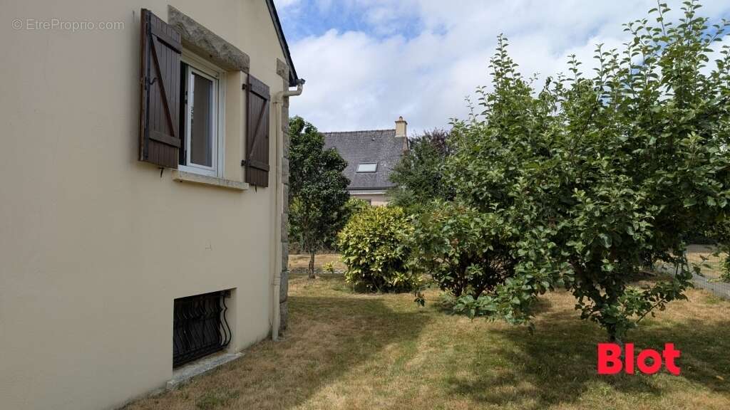 Maison à TRELIVAN