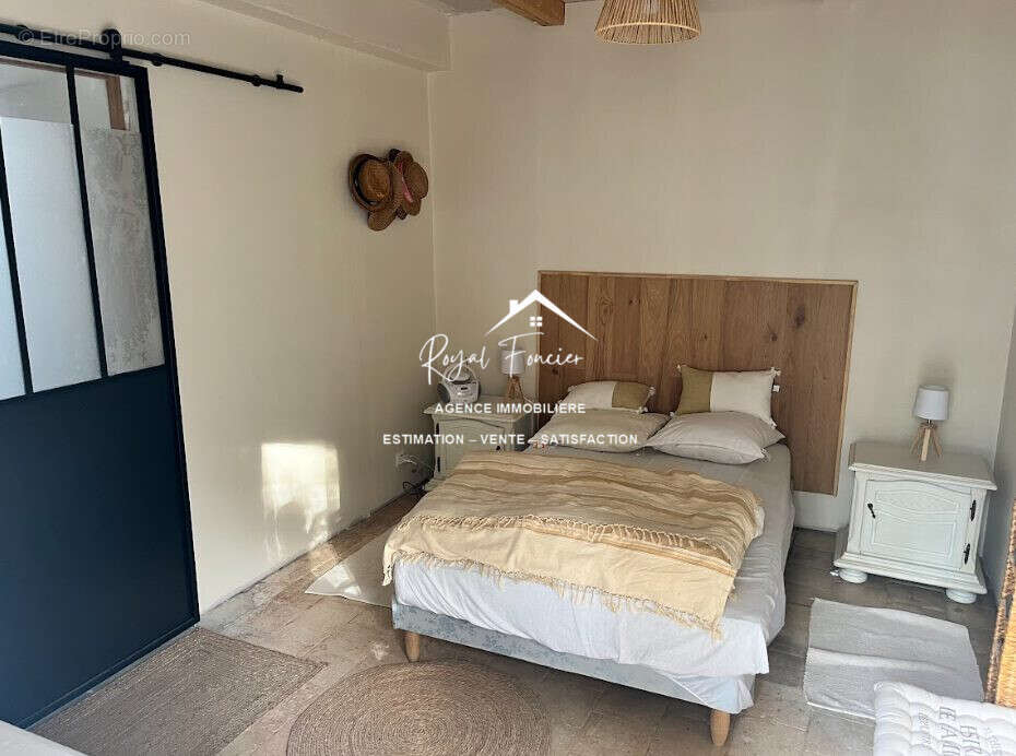 Chambre - Maison à YZEURES-SUR-CREUSE