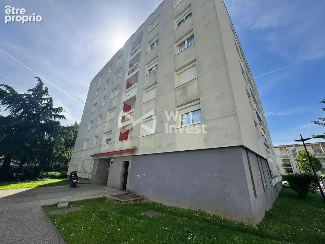 Appartement à MEYZIEU