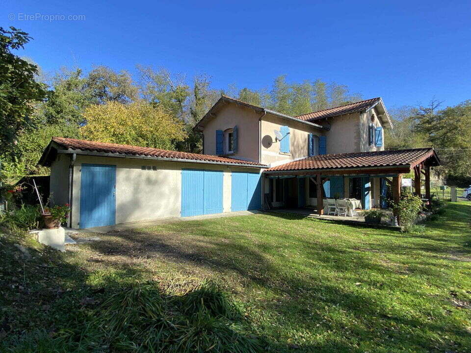 Maison à CASTELNAU-D'AUZAN