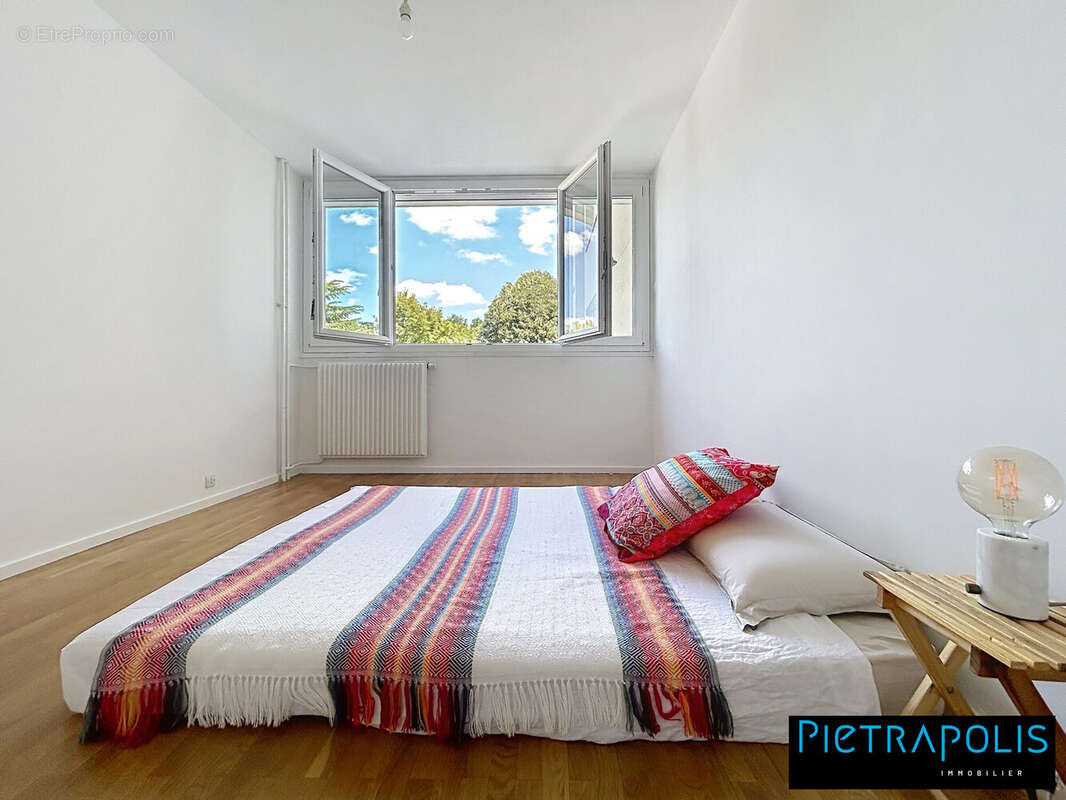 Appartement à SAINTE-FOY-LES-LYON