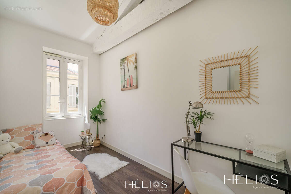 Appartement à MARSEILLE-2E