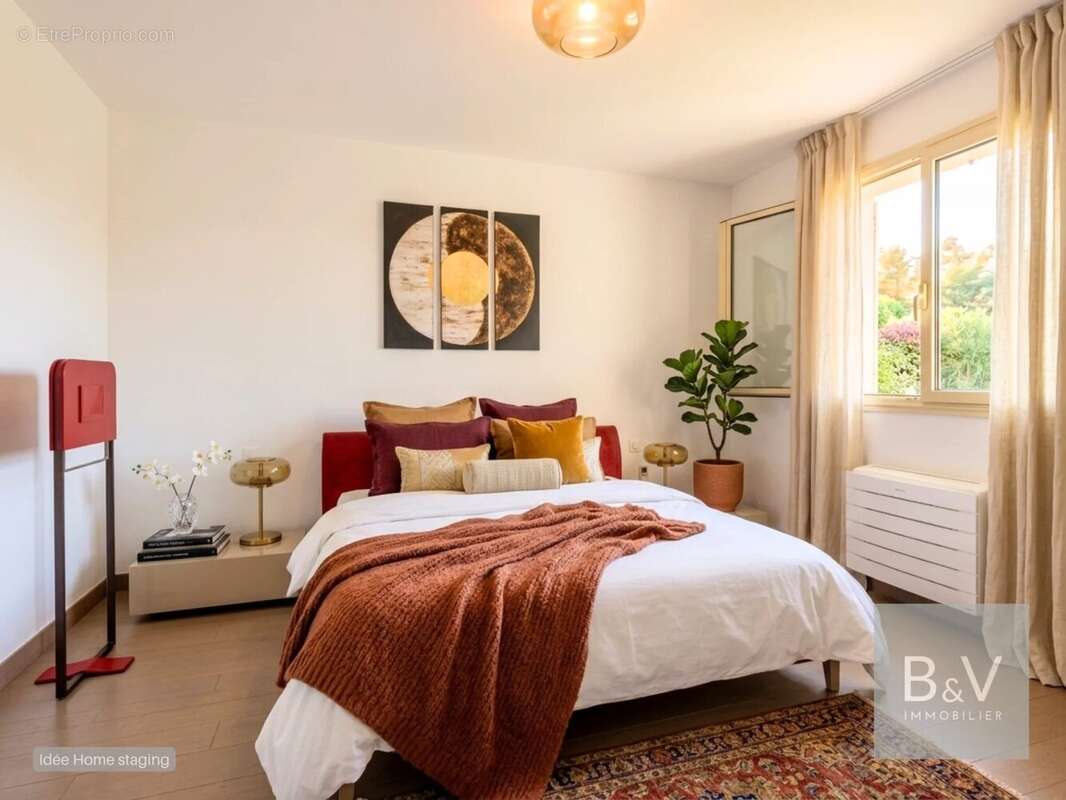Maison à CHATEAUNEUF-GRASSE