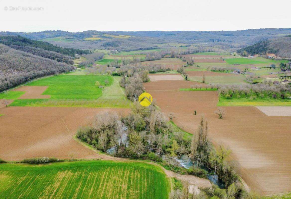 Terrain à SAINT-CYBRANET