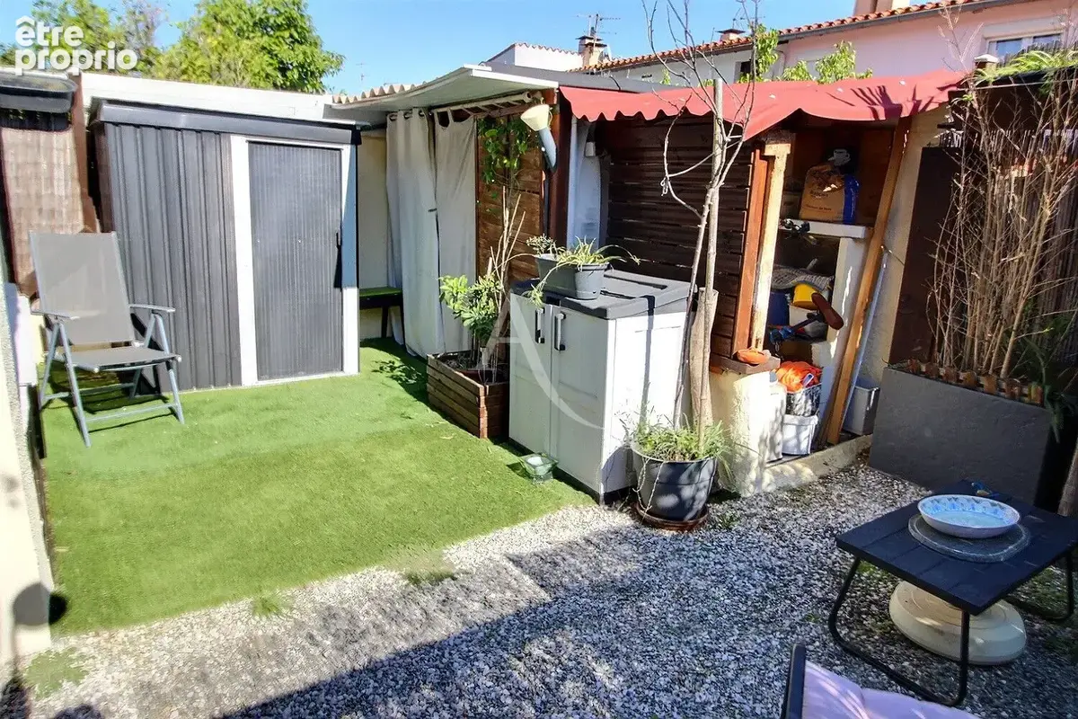 À vendre villa 2 faces distribuant 2 logements avec garage et jardin - photo 11