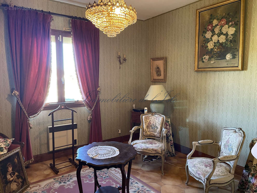 Maison à LA TOUR-BLANCHE