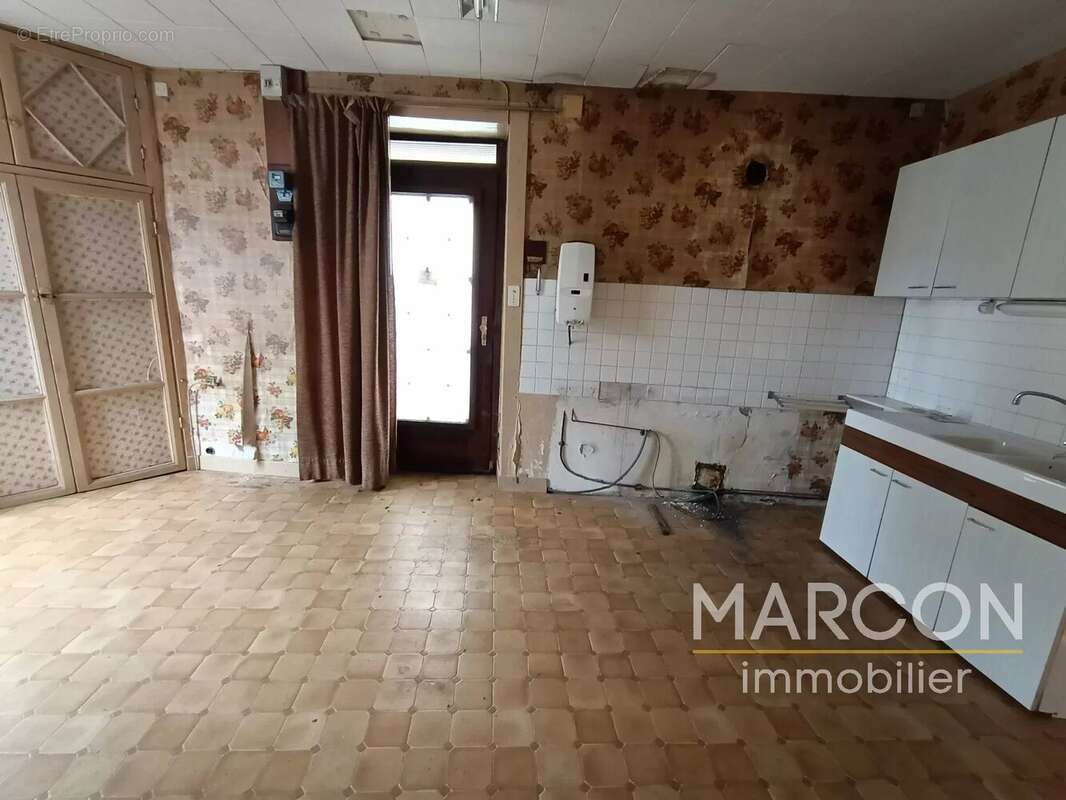 Maison à LAVAVEIX-LES-MINES