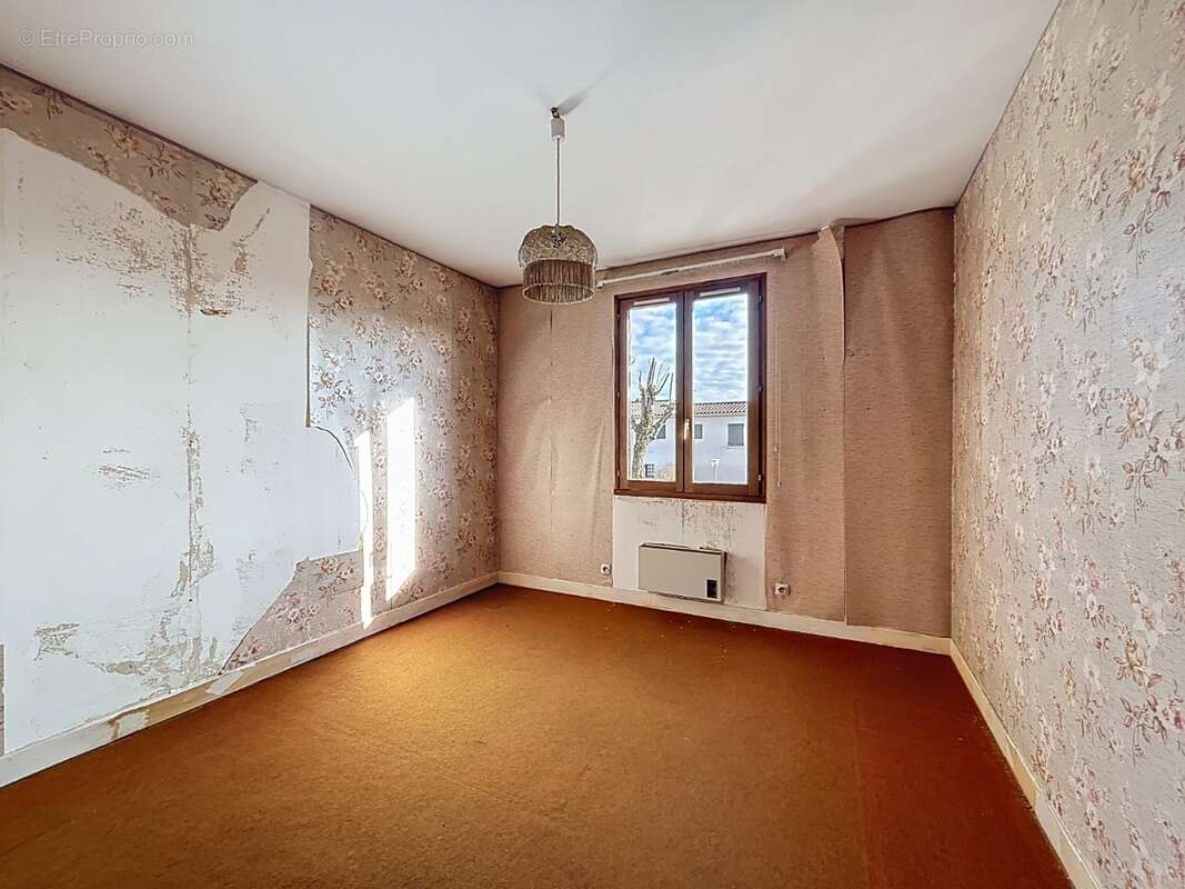 Maison à MONTELIMAR