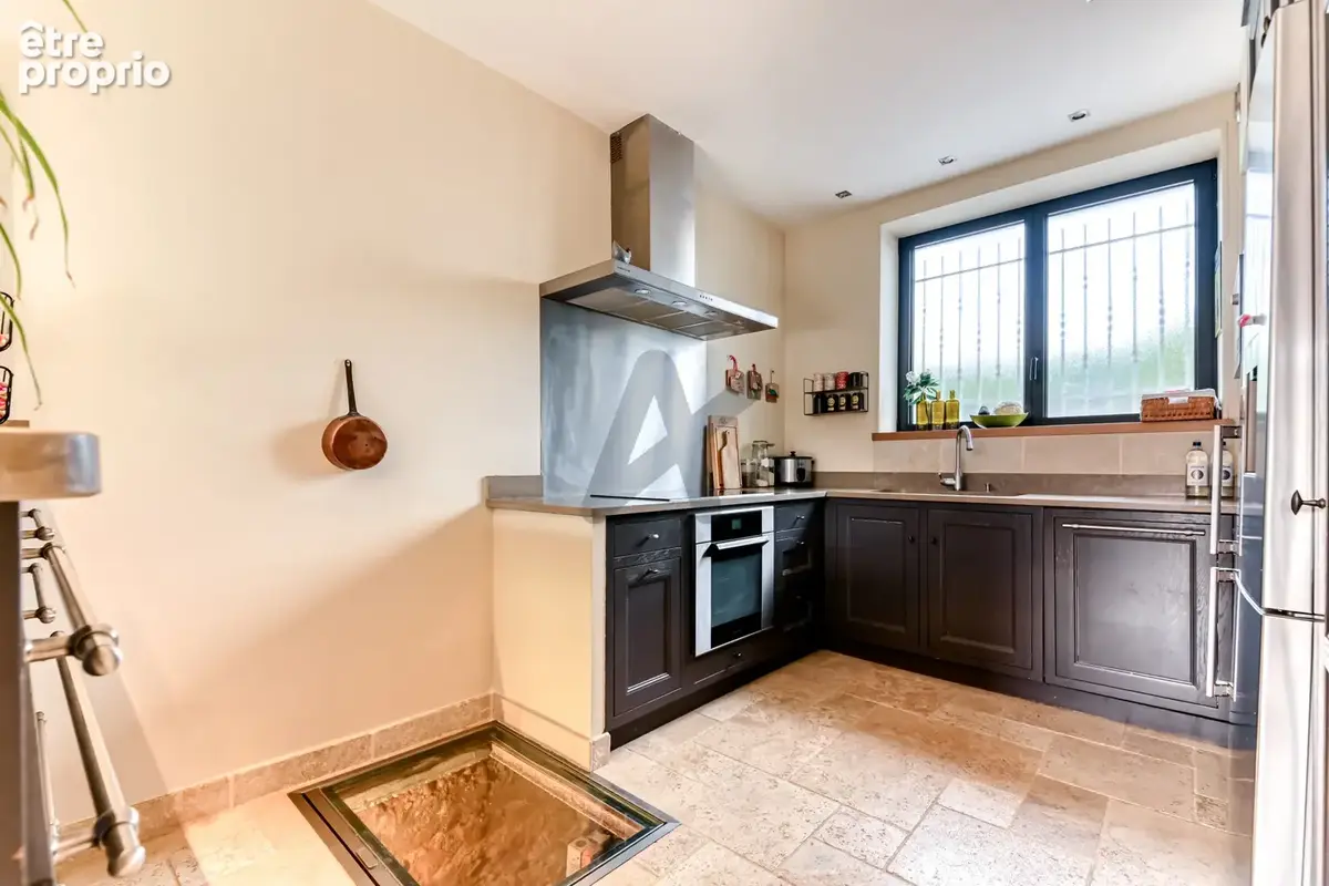 Caluire - Boutary: Une maison familiale de 205m2, 5 chambres, terrasse, jardin, piscine. - photo 7