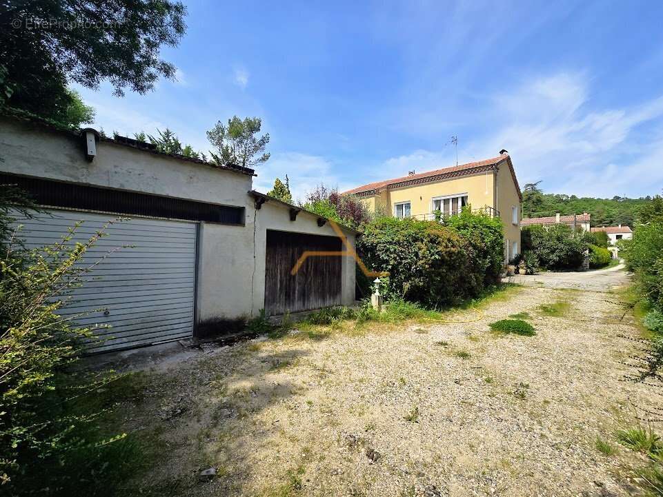 Maison à LA BEGUDE-DE-MAZENC