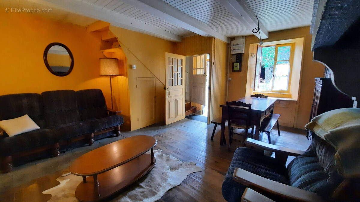 Maison à SAINT-PIERRE-ROCHE