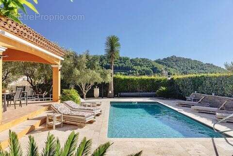 Maison à LE CASTELLET