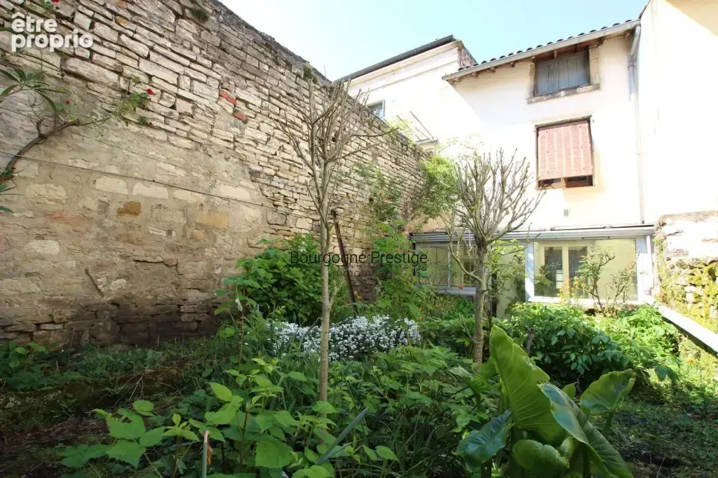 Rare en hypercentre de tournus maison de ville a renover de 137 m² avec jardinet,garage et belle cave voutee - photo 4