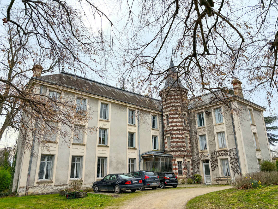 Maison à SURY-LE-COMTAL
