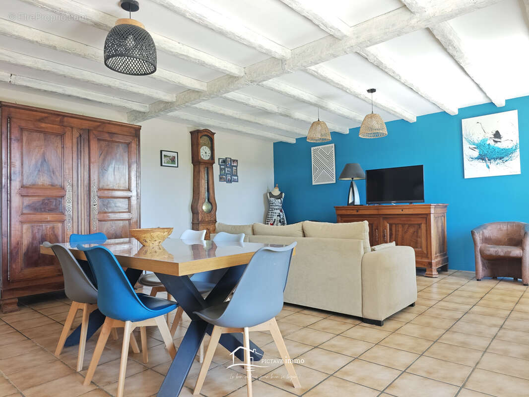 Maison à LOUBIGNE