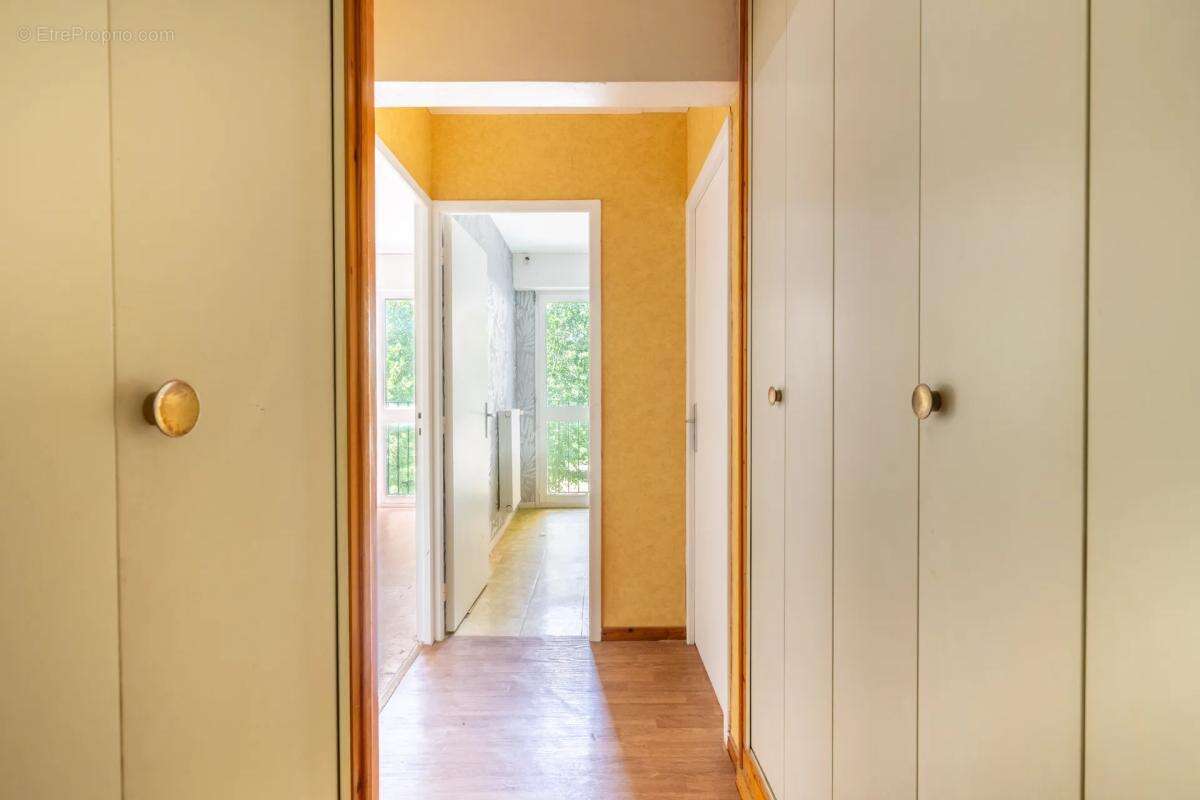 Appartement à LES MUREAUX