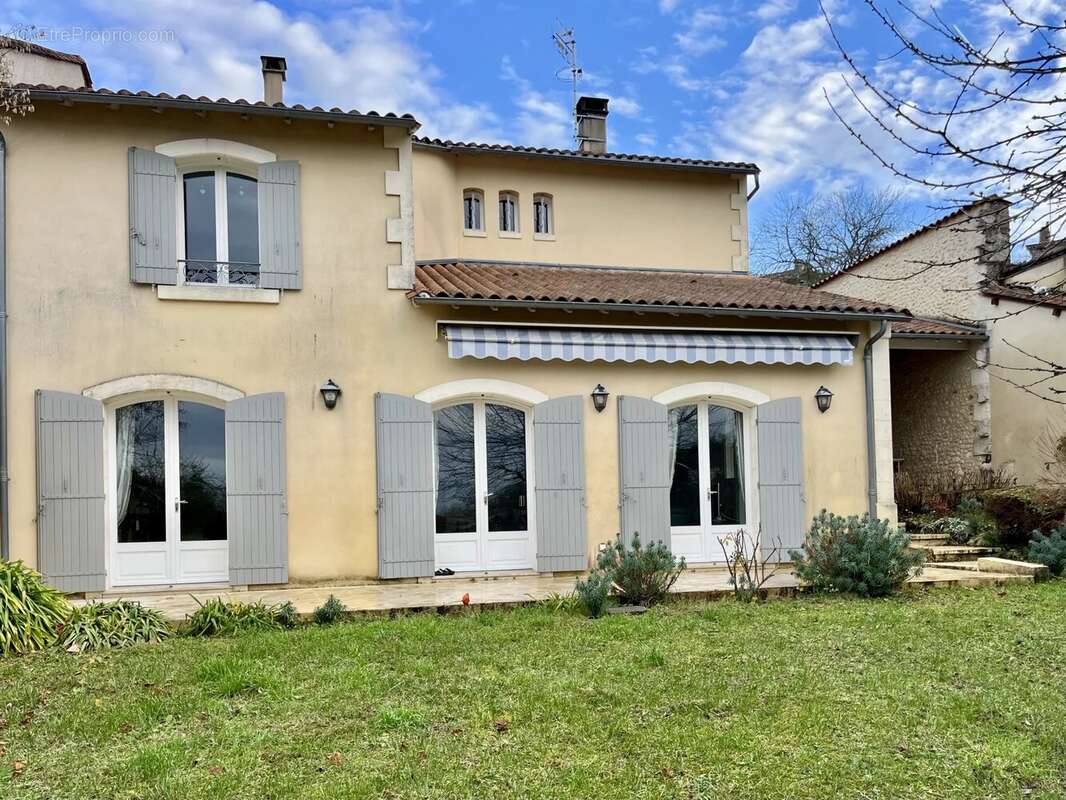 Appartement à SAINT-AULAYE