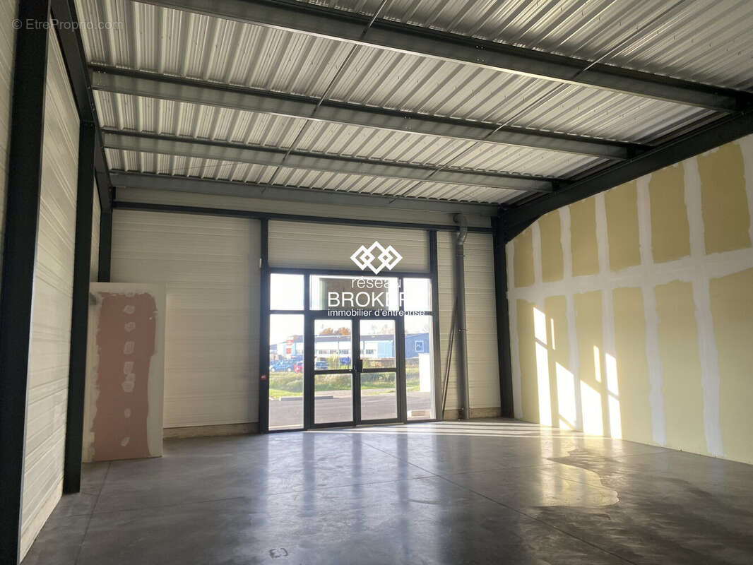 Cellule 3 - Commerce à THIERS